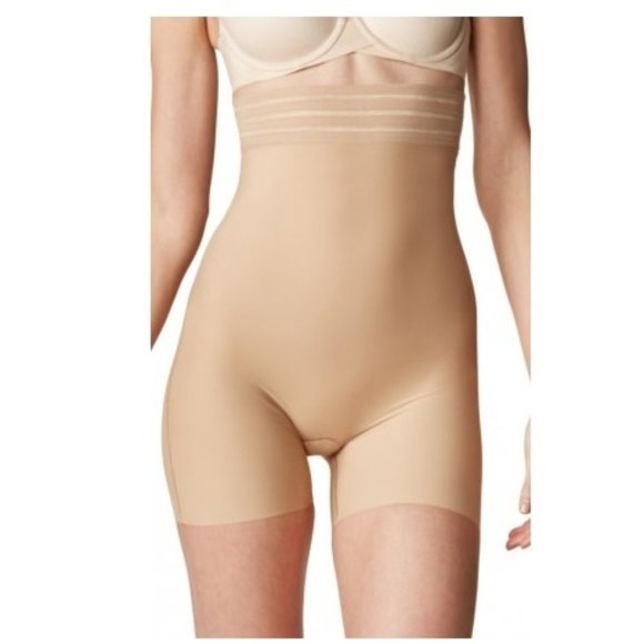 assets by spanx shaping high waist short